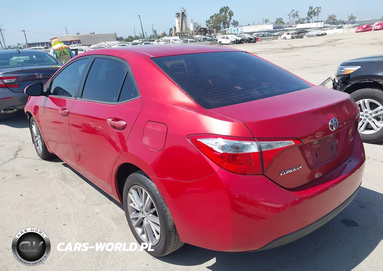 2015 Toyota Corolla Le Plus VIN:5YFBURHE5FP316851 - 3