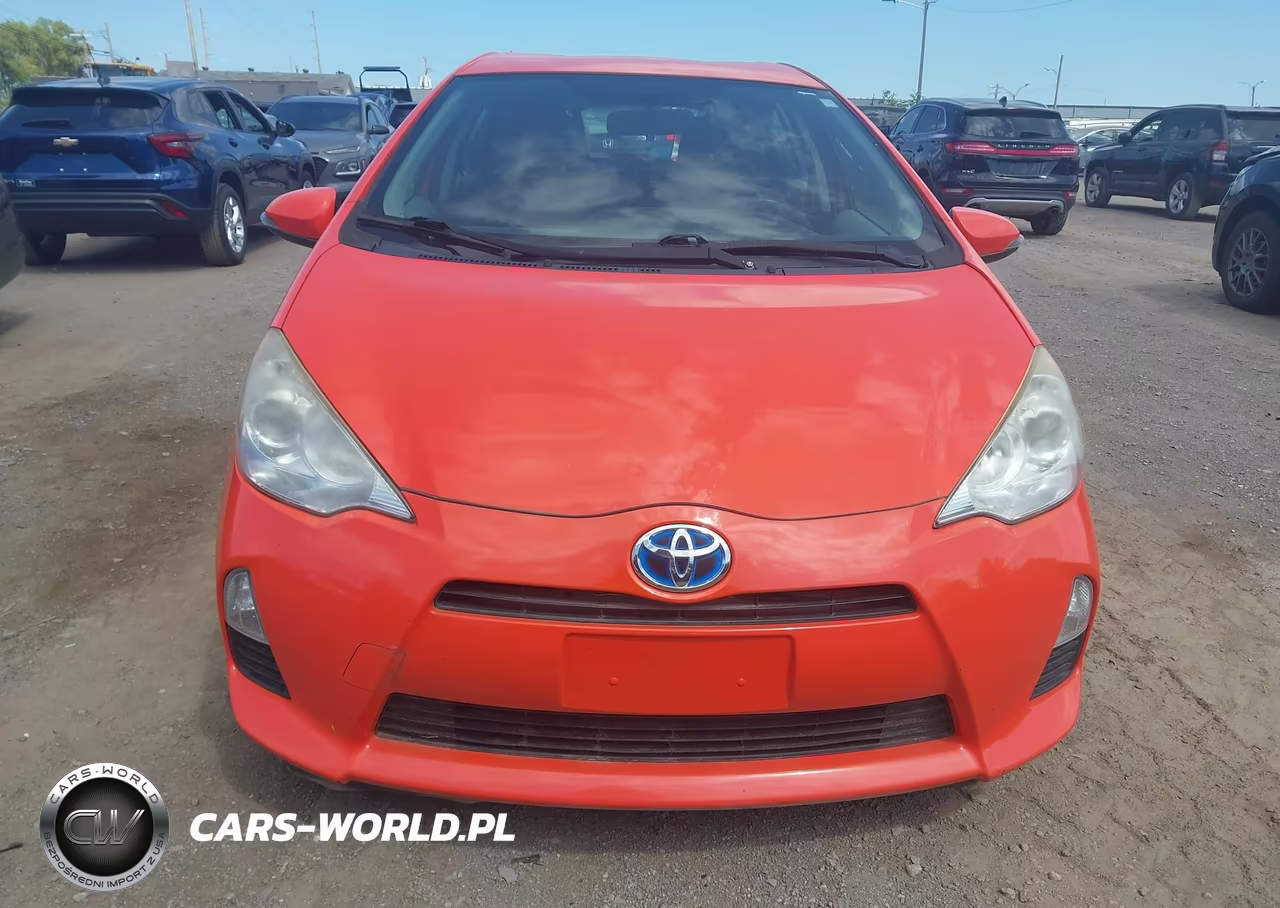 2013 Toyota Prius C Three VIN:JTDKDTB30D1058017 - 12