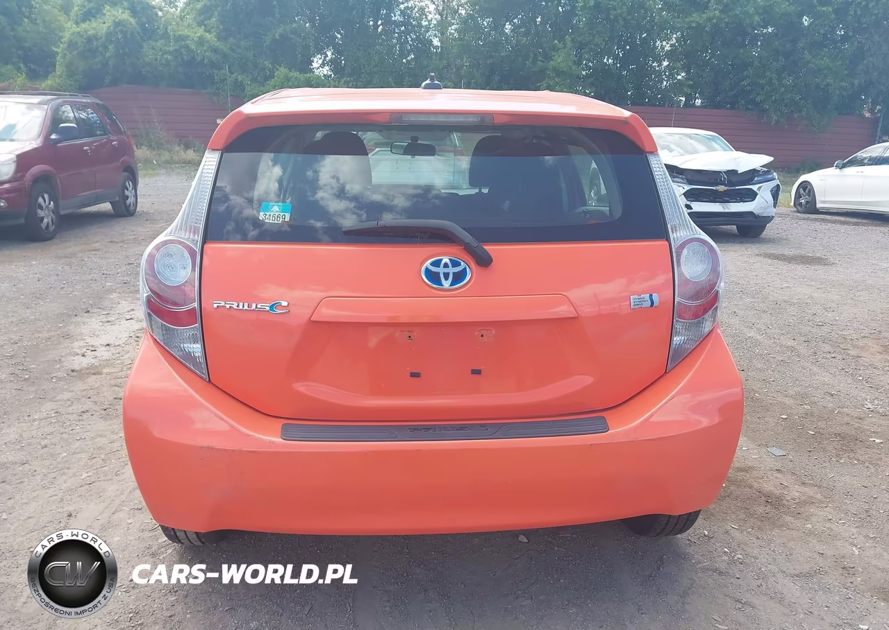 2013 Toyota Prius C Three VIN:JTDKDTB30D1058017 - 16