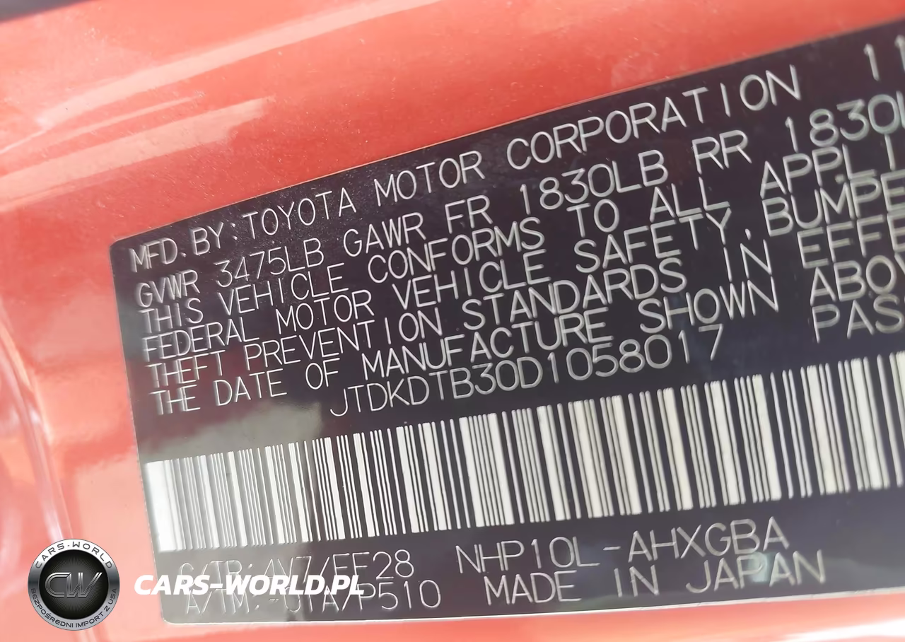 2013 Toyota Prius C Three VIN:JTDKDTB30D1058017 - 9