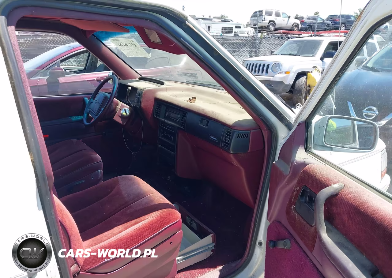 1992 Plymouth Grand Voyager Se VIN:1P4GH4439NX234473 - 5