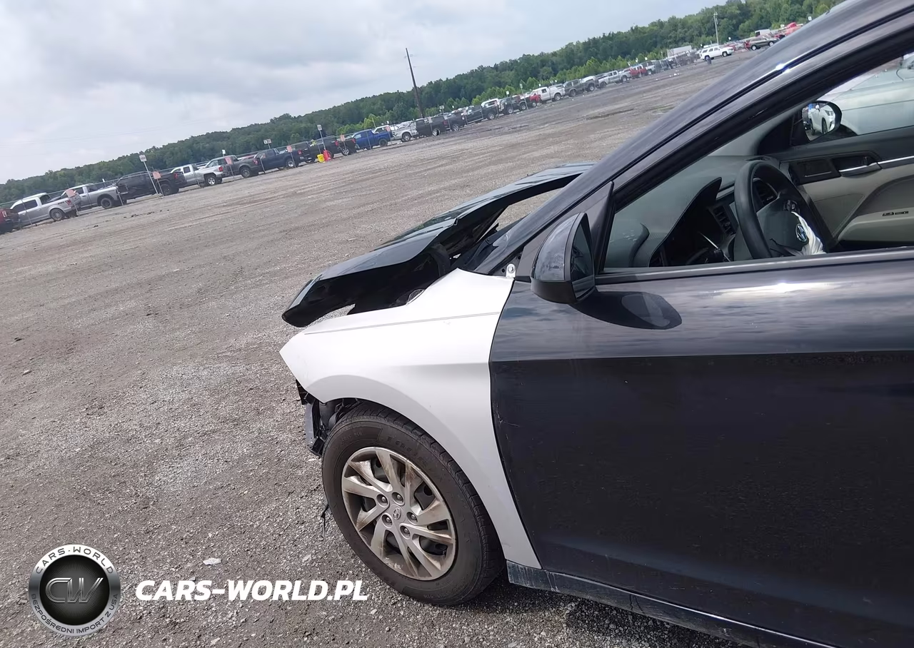 2019 Hyundai Elantra Se VIN:5NPD74LFXKH486276 - 6