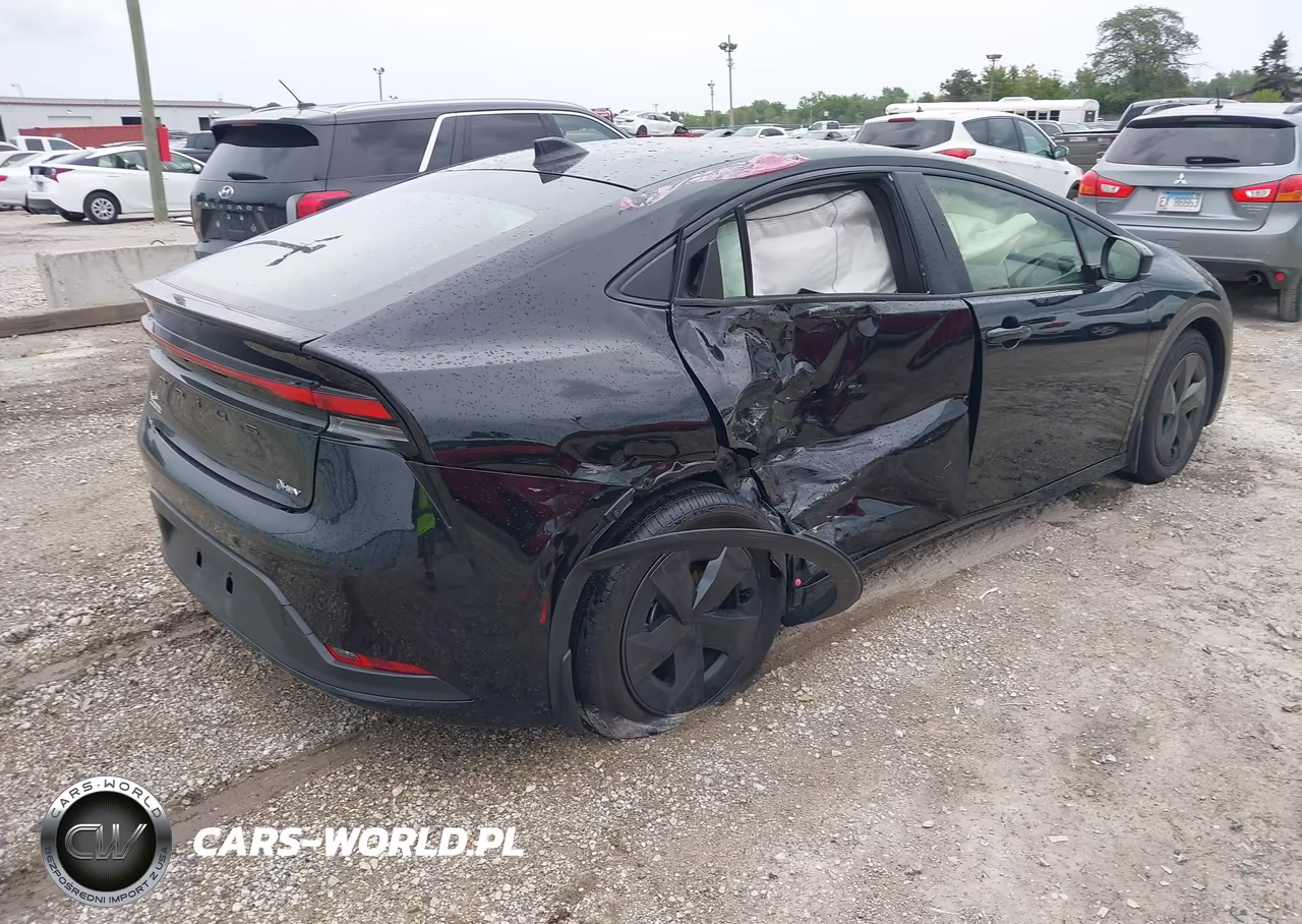 2026 Toyota Prius Le VIN:JTDACAAU2T3072842 - 4