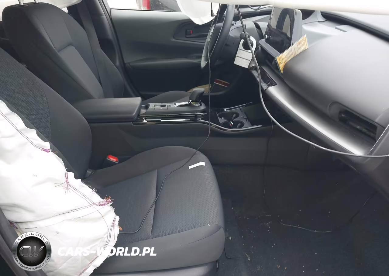 2026 Toyota Prius Le VIN:JTDACAAU2T3072842 - 5