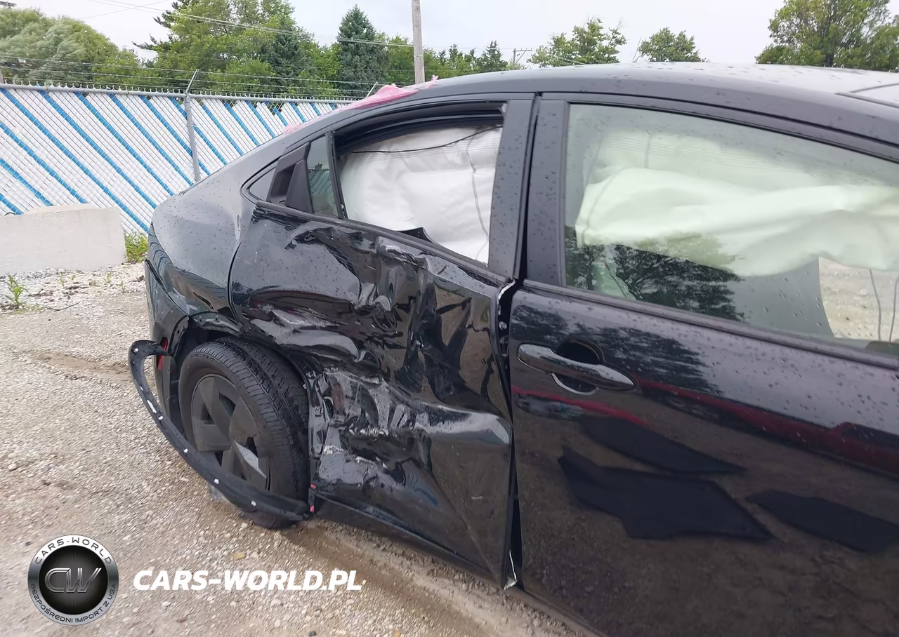 2026 Toyota Prius Le VIN:JTDACAAU2T3072842 - 6