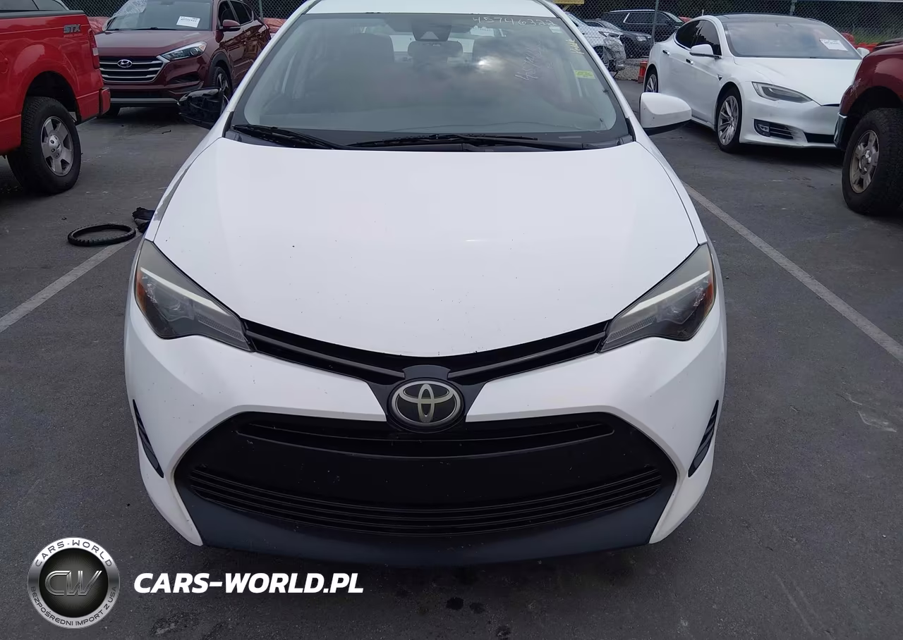 2017 Toyota Corolla Le VIN:5YFBURHE3HP599589 - 12