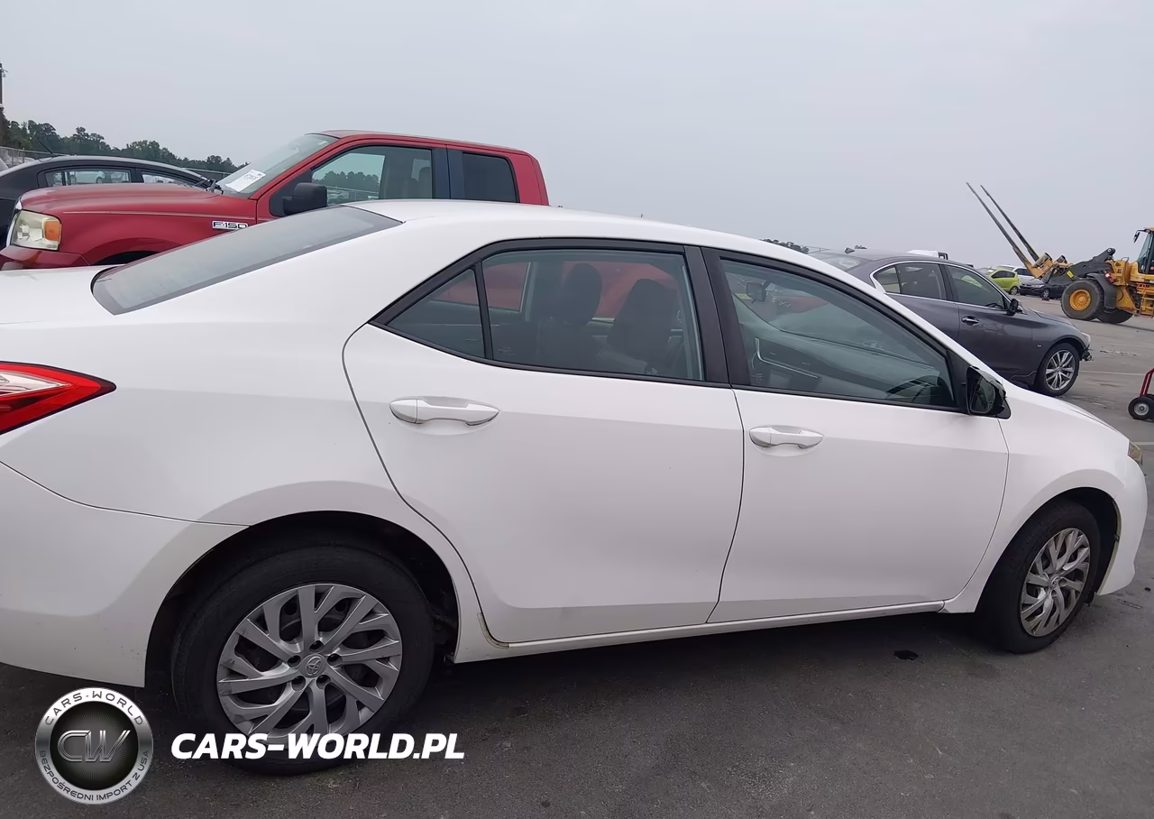 2017 Toyota Corolla Le VIN:5YFBURHE3HP599589 - 13