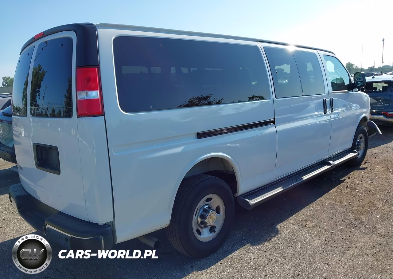 2025 Chevrolet Express Passenger Rwd 3500 Extended Wheelbase Lt VIN:1GAZGPFPXS1261593 - 4