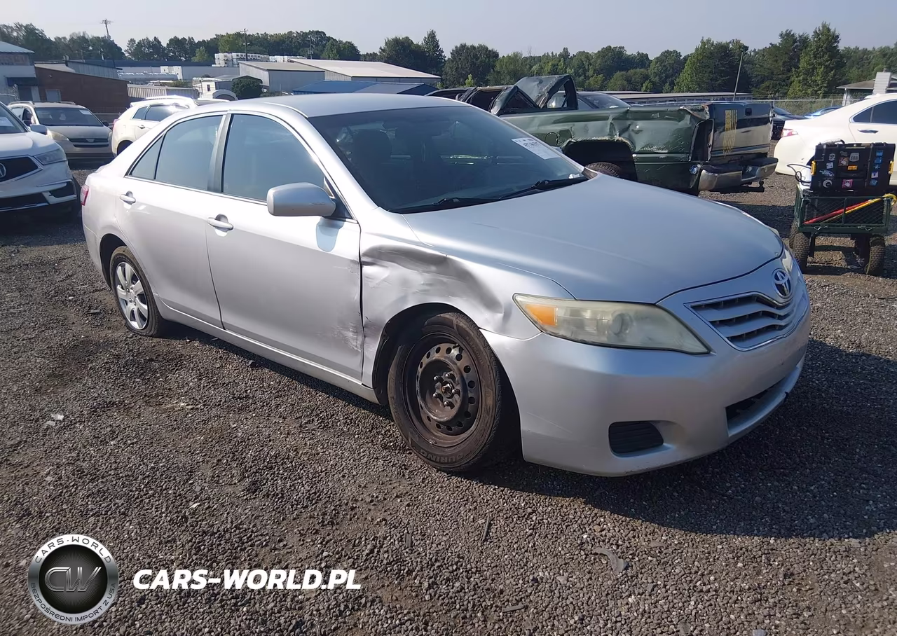 2011 Toyota Camry Le – zdjęcie 1 z 17