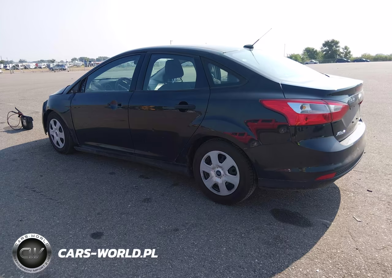2014 Ford Focus S VIN:1FADP3E26EL119451 - 3