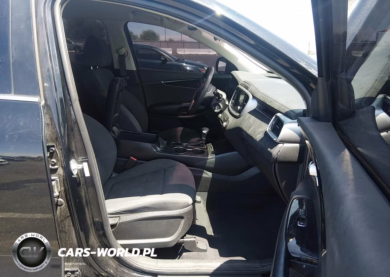 2019 Kia Sorento 2.4L L VIN:5XYPG4A36KG530562 - 5