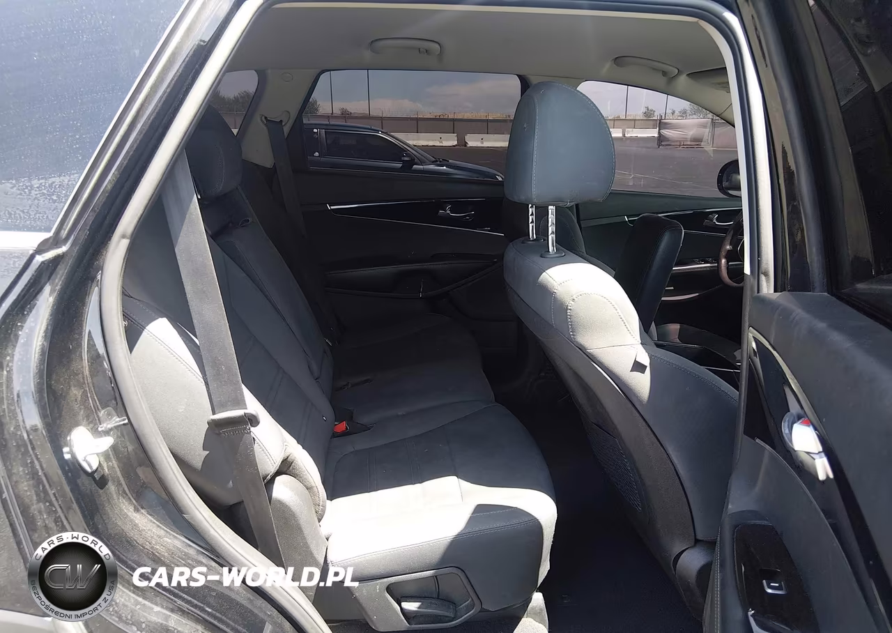 2019 Kia Sorento 2.4L L VIN:5XYPG4A36KG530562 - 8