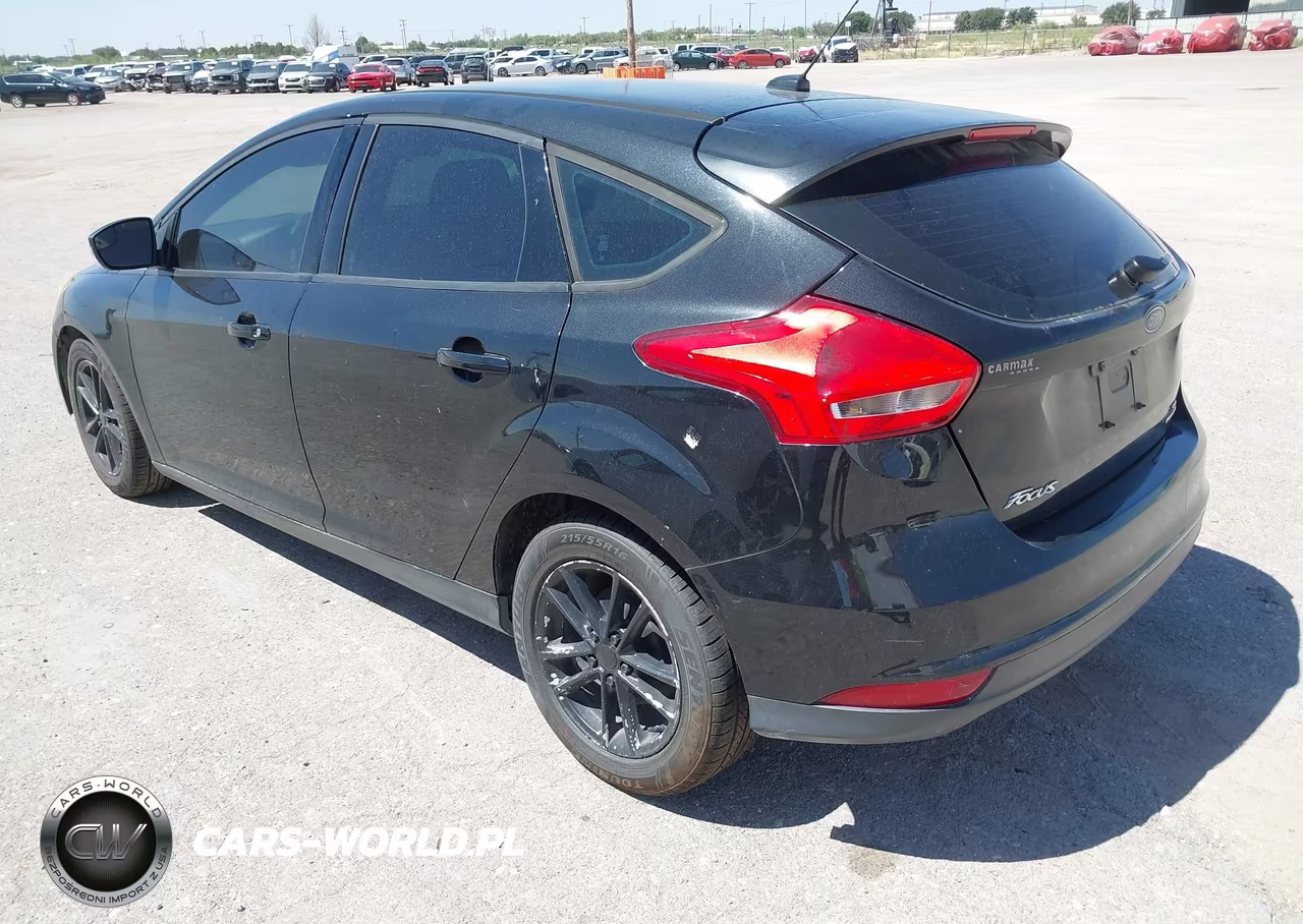 2015 Ford Focus Se VIN:1FADP3K26FL283482 - 3