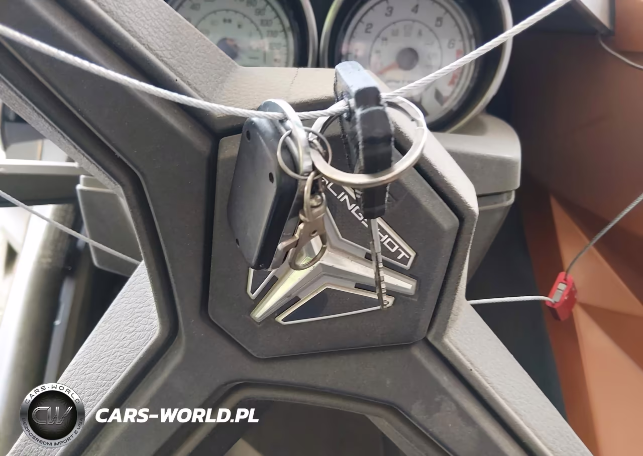 2015 Polaris Slingshot Sl VIN:57XAAPFA0F5100600 - 11