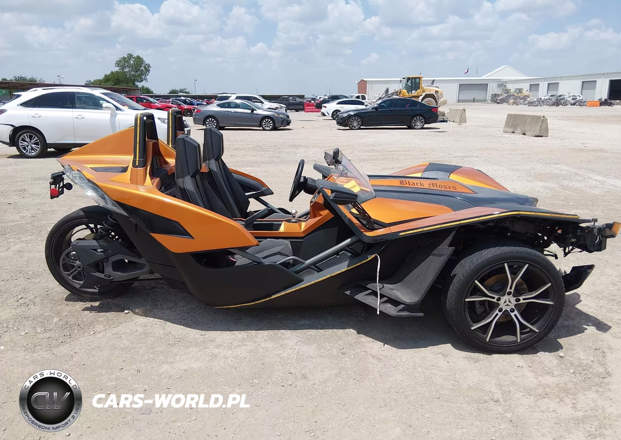 2015 Polaris Slingshot Sl VIN:57XAAPFA0F5100600 - 12