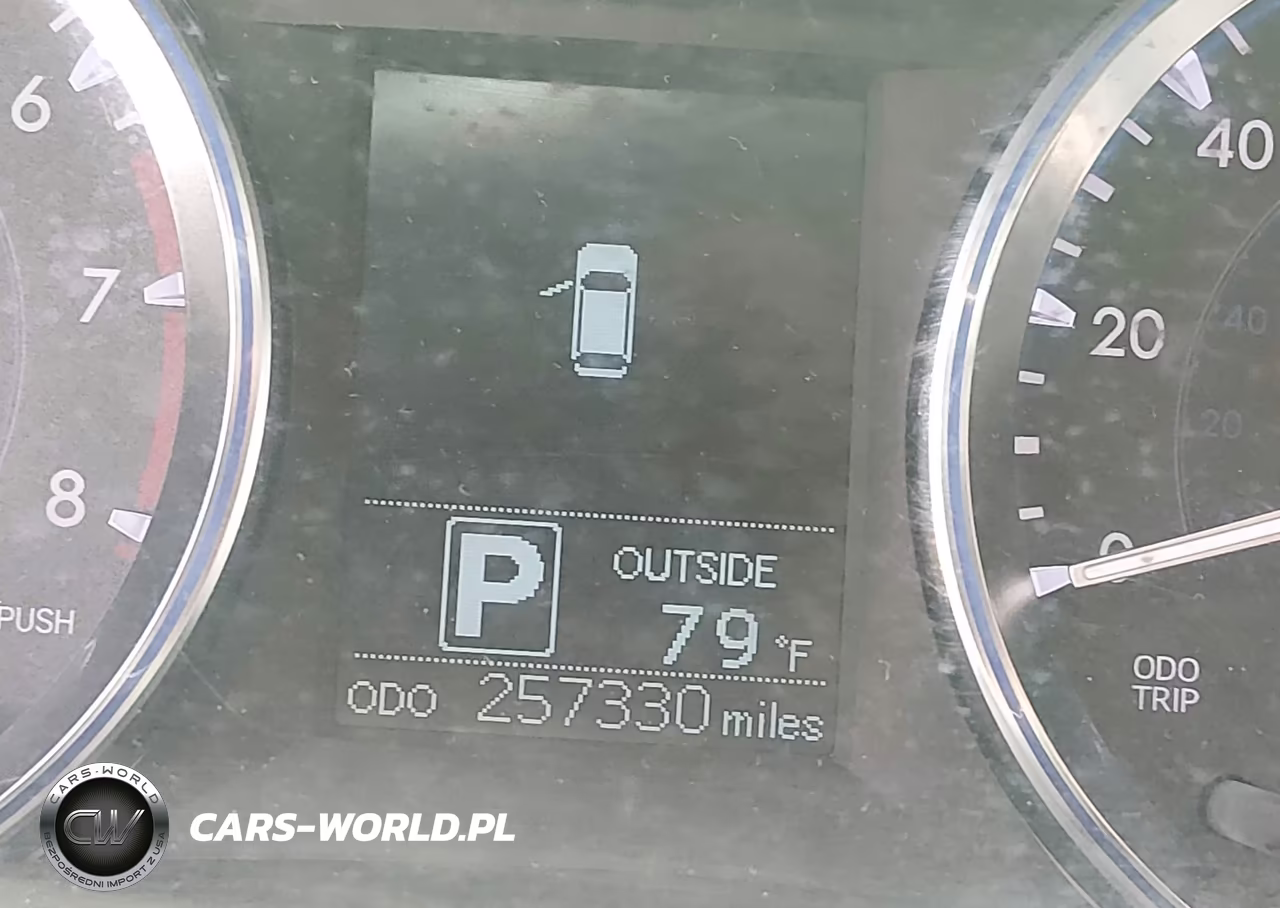 2015 Toyota Highlander Le Plus V6 VIN:5TDBKRFH7FS127290 - 16
