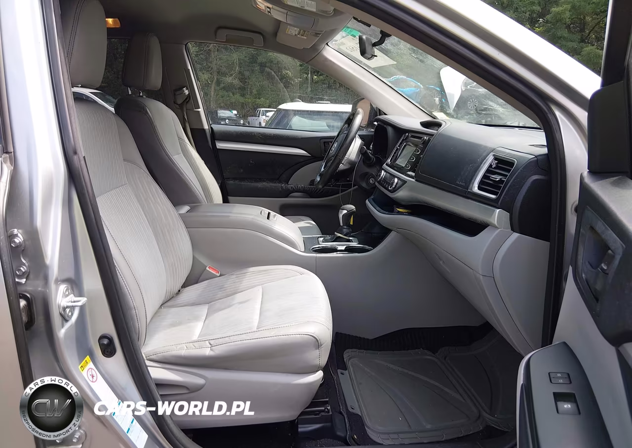 2015 Toyota Highlander Le Plus V6 VIN:5TDBKRFH7FS127290 - 5