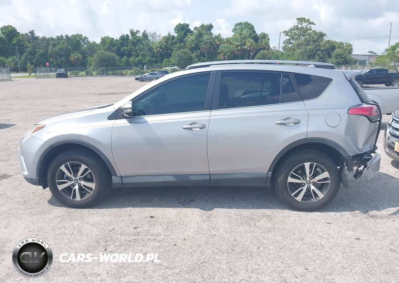 2018 Toyota Rav4 Xle VIN:2T3WFREV9JW419589 - 14