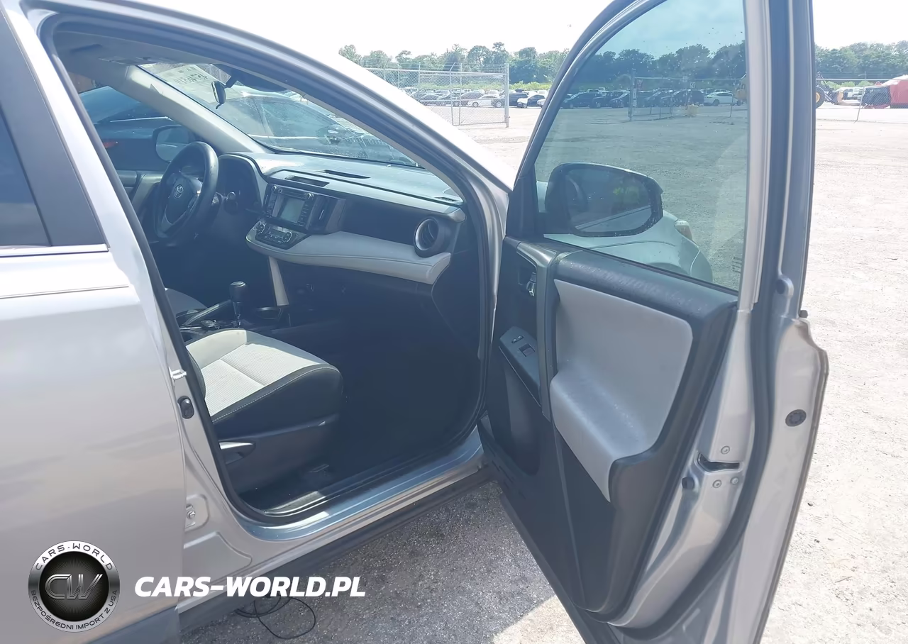 2018 Toyota Rav4 Xle VIN:2T3WFREV9JW419589 - 5