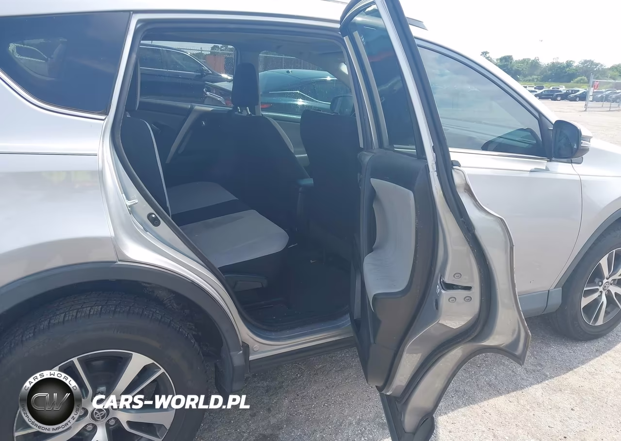 2018 Toyota Rav4 Xle VIN:2T3WFREV9JW419589 - 8