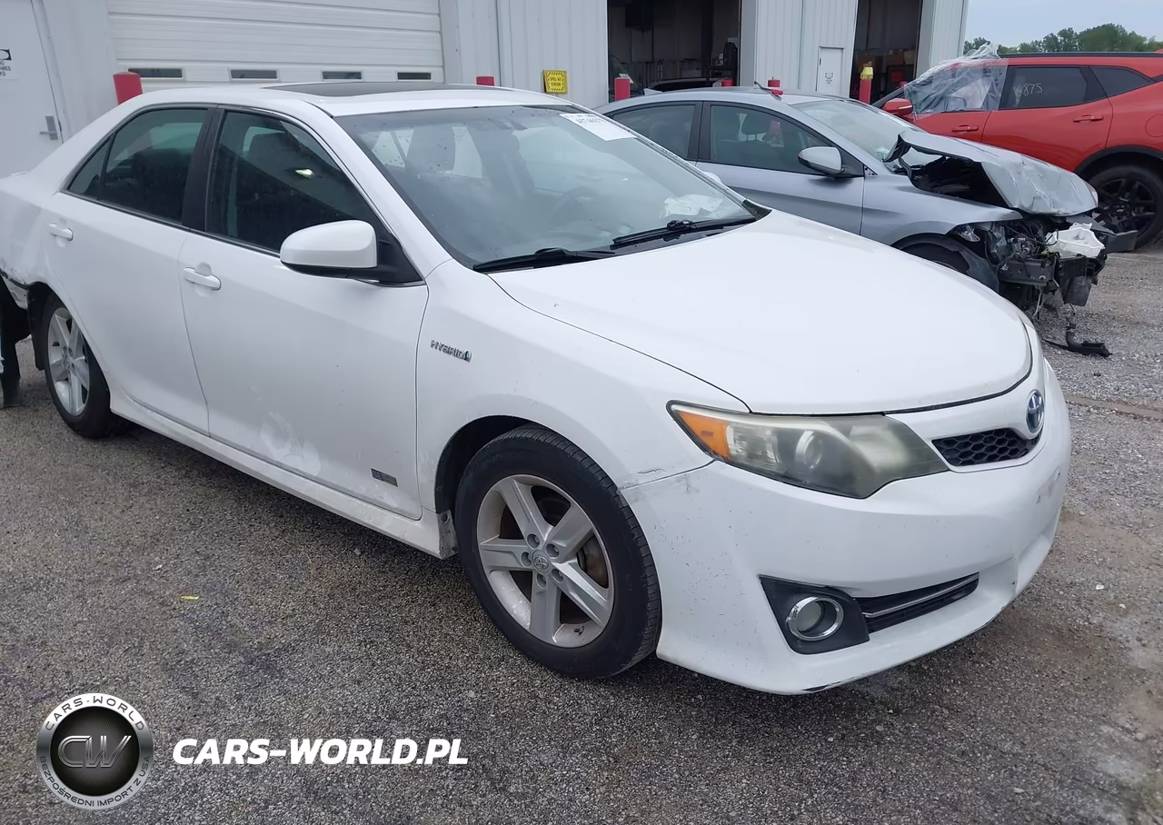 2014 Toyota Camry Hybrid Se Limited Edition – zdjęcie 1 z 16
