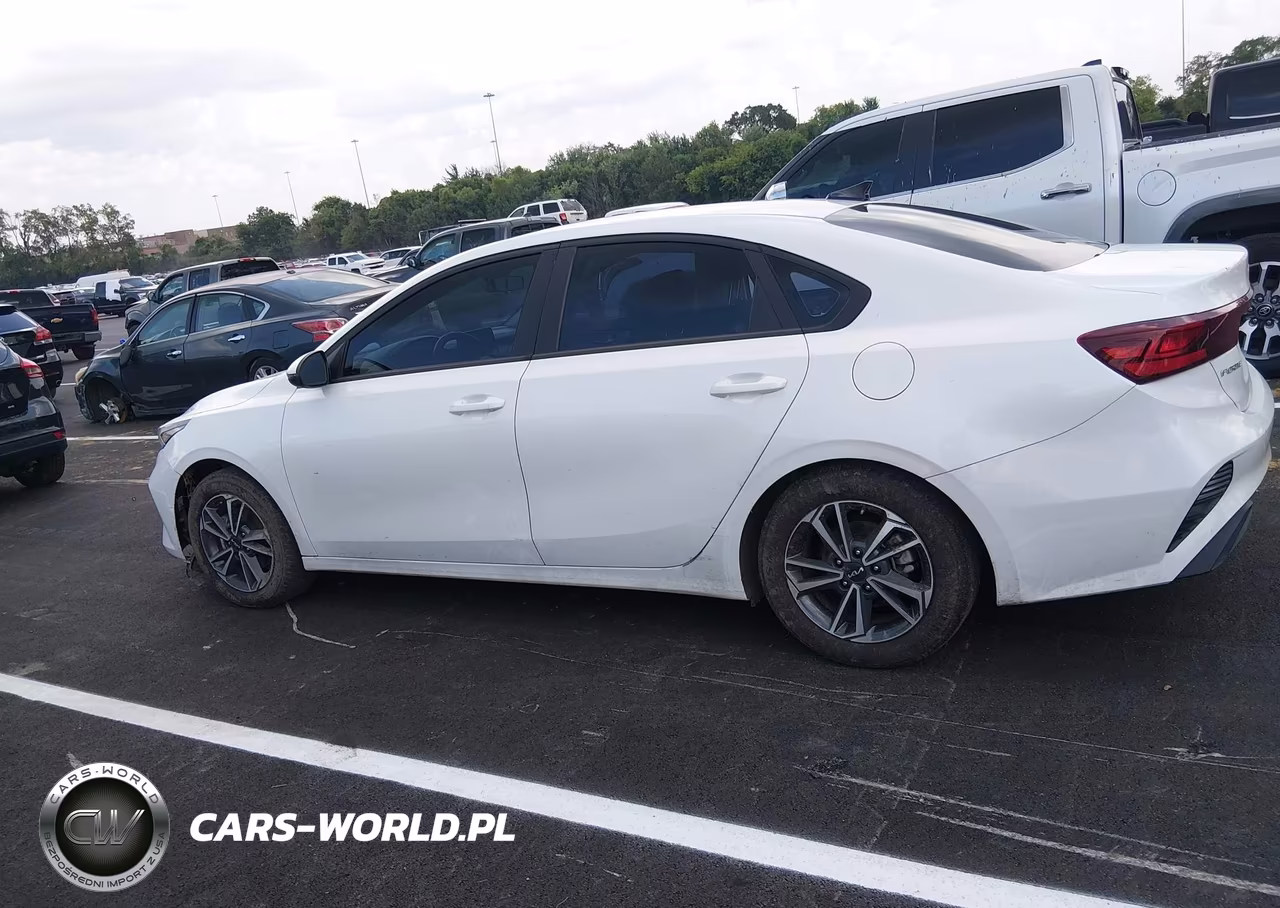 2024 Kia Forte Lxs VIN:3KPF24AD6RE778224 - 15