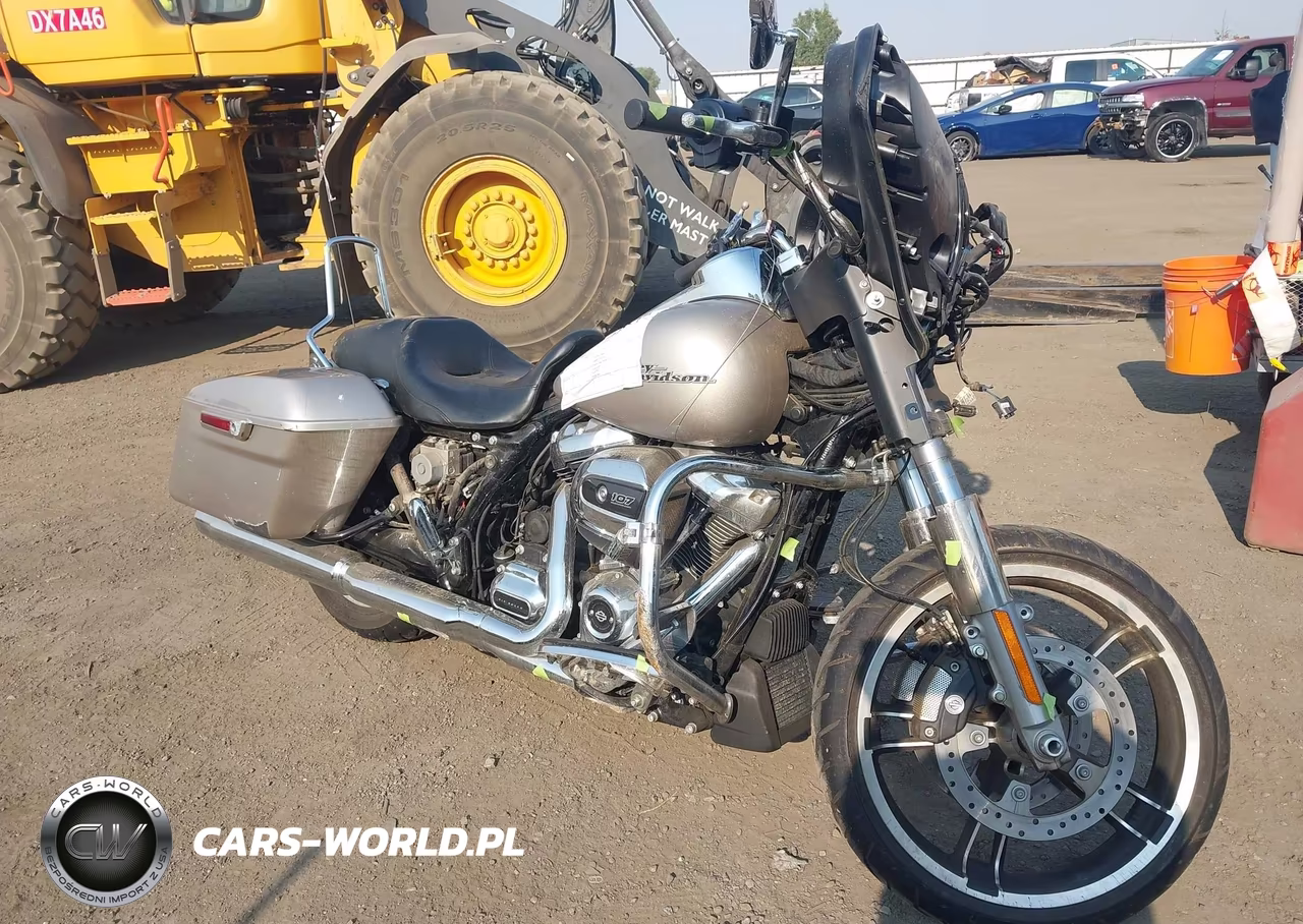 2018 Harley-Davidson Flhx Street Glide VIN:1HD1KBC19JB643997 - 13