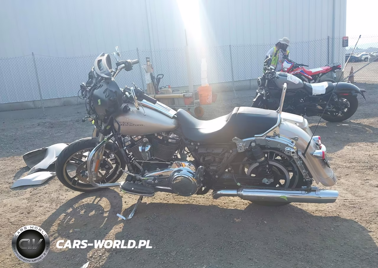 2018 Harley-Davidson Flhx Street Glide VIN:1HD1KBC19JB643997 - 14