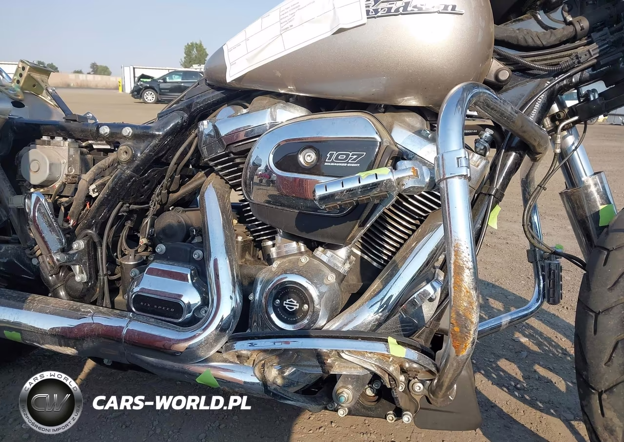 2018 Harley-Davidson Flhx Street Glide VIN:1HD1KBC19JB643997 - 8
