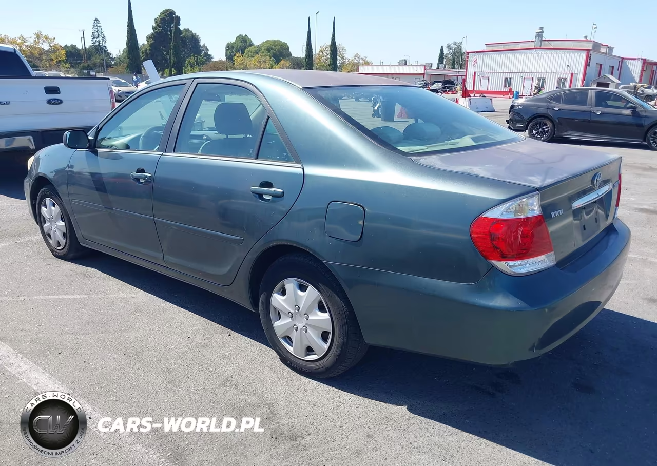 2005 Toyota Camry Le VIN:4T1BE32KX5U067291 - 3