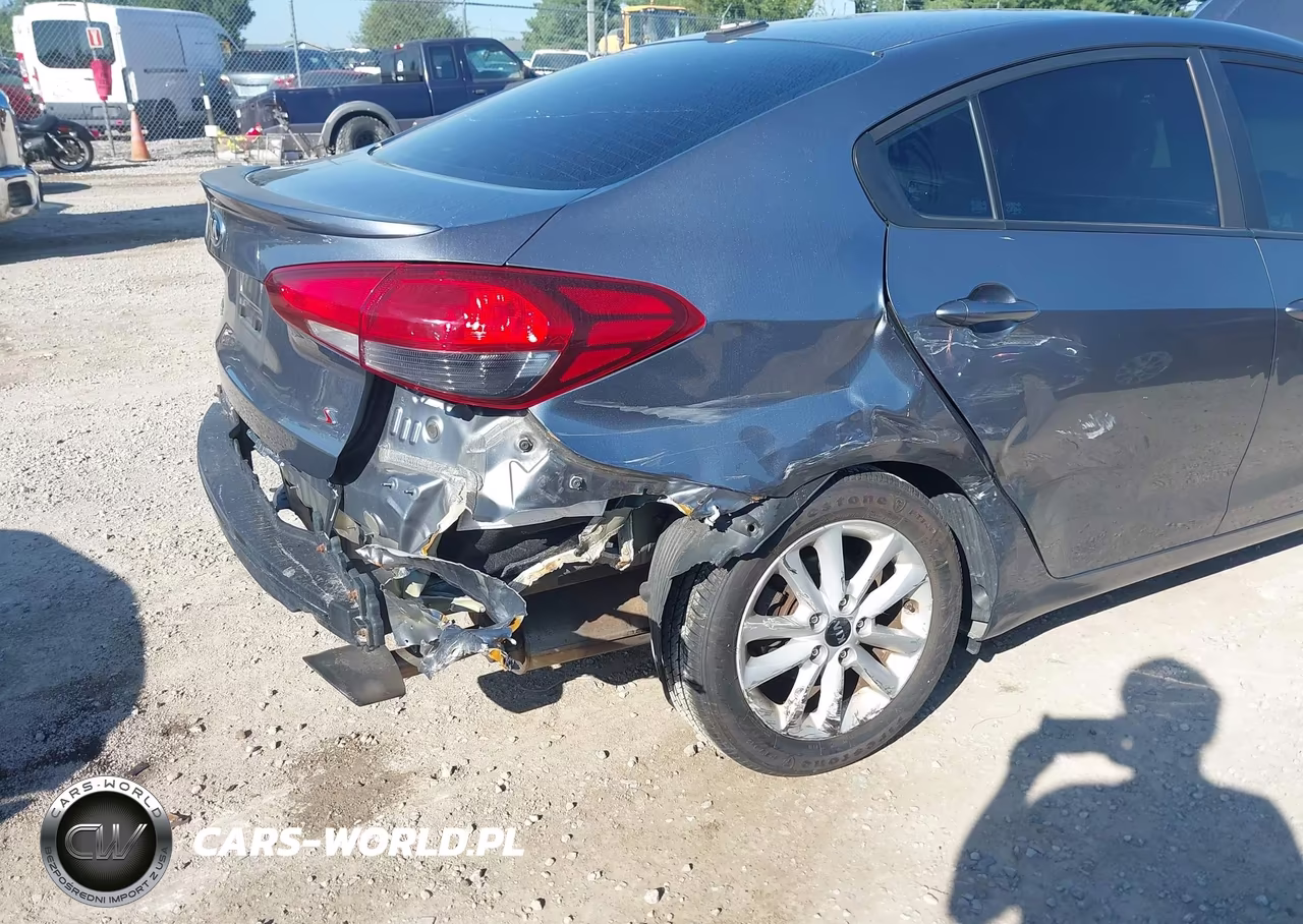 2017 Kia Forte S VIN:3KPFL4A72HE060627 - 6