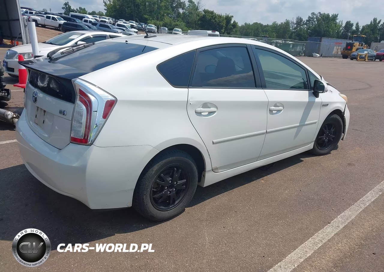 2012 Toyota Prius Three VIN:JTDKN3DU7C5483759 - 4