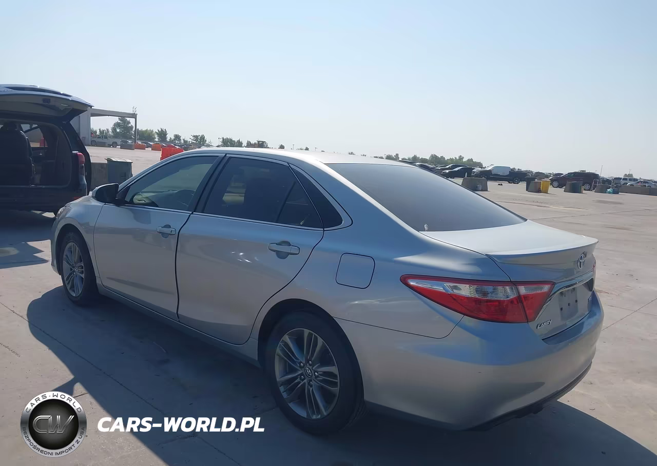 2017 Toyota Camry Se VIN:4T1BF1FK1HU318604 - 3