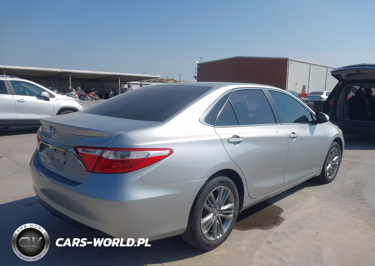 2017 Toyota Camry Se VIN:4T1BF1FK1HU318604 - 4