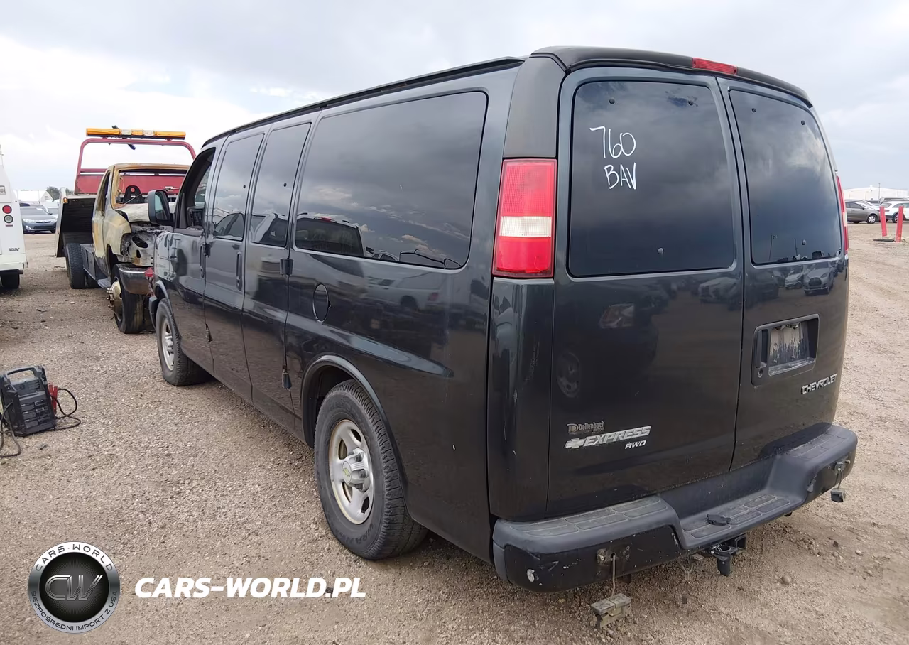 2005 Chevrolet Express VIN:1GCFH15T851225392 - 3