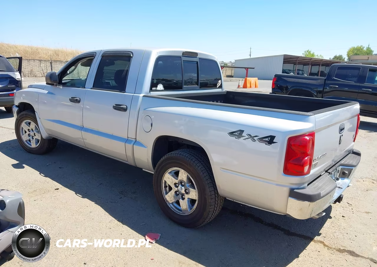 2005 Dodge Dakota Laramie VIN:1D7HW58N45S214604 - 3