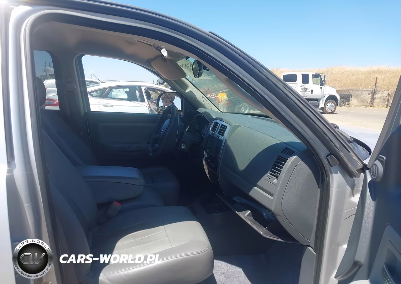 2005 Dodge Dakota Laramie VIN:1D7HW58N45S214604 - 5