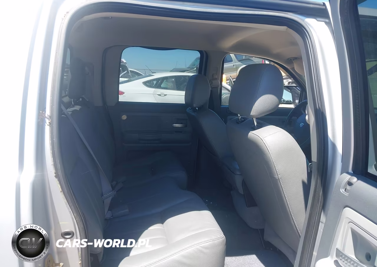 2005 Dodge Dakota Laramie VIN:1D7HW58N45S214604 - 8