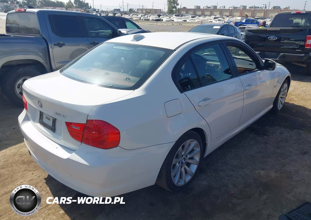 2011 BMW 328I VIN:WBAPH5G51BNN59145 - 4