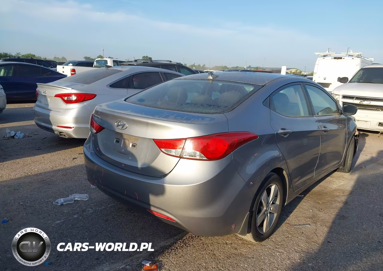 2013 Hyundai Elantra Gls VIN:KMHDH4AE9DU955319 - 4
