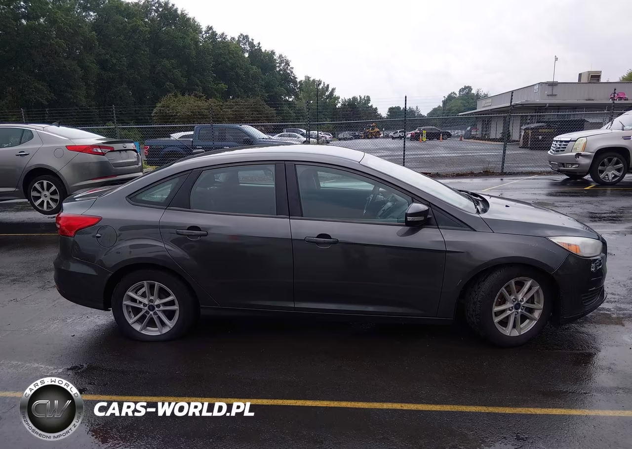 2018 Ford Focus Se VIN:1FADP3F27JL254933 - 13