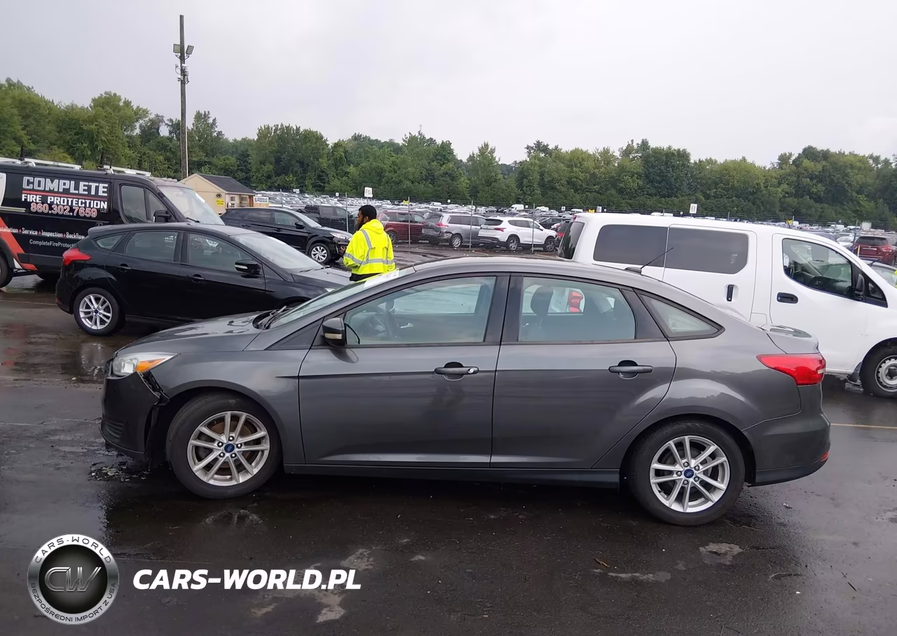 2018 Ford Focus Se VIN:1FADP3F27JL254933 - 14