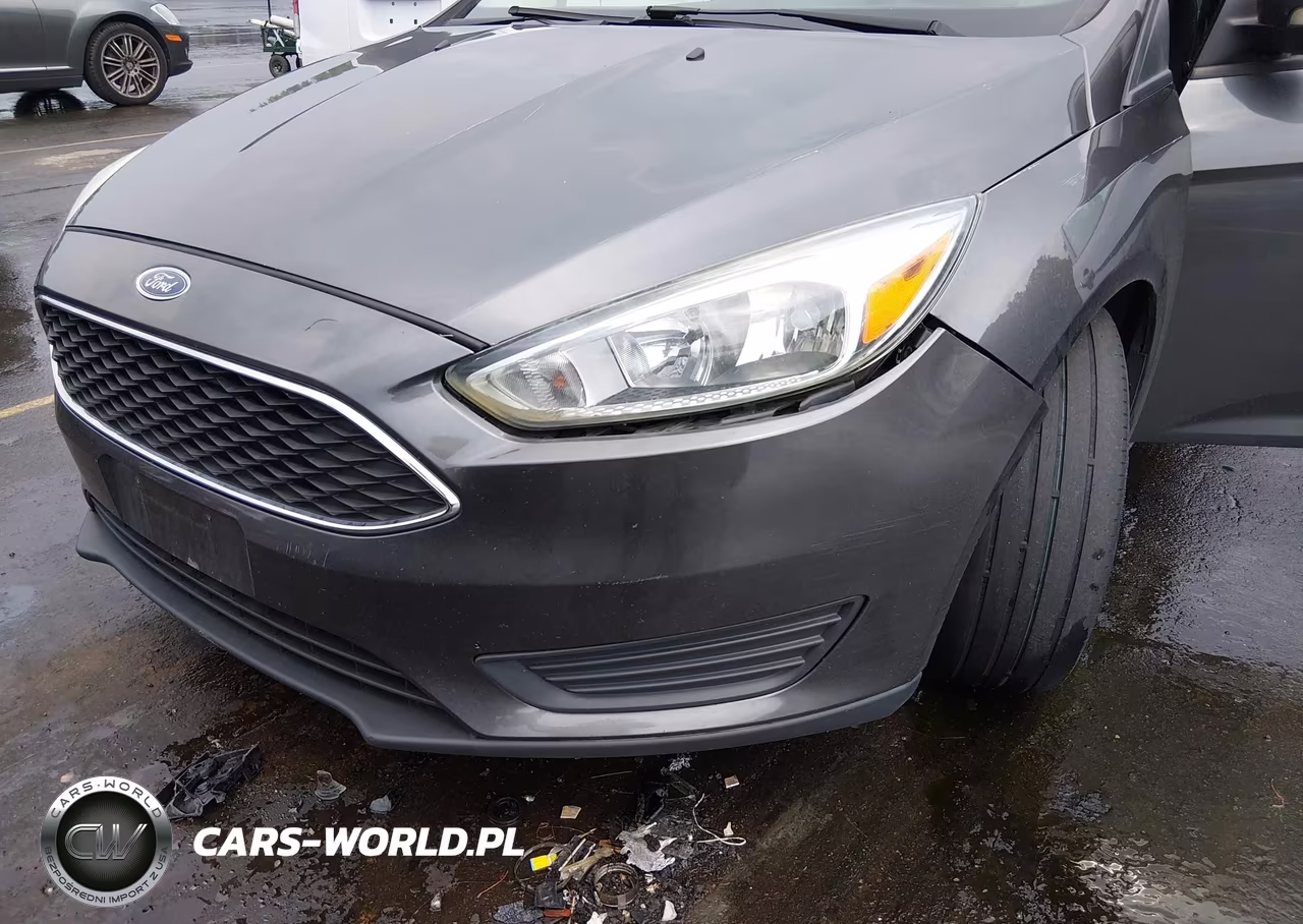 2018 Ford Focus Se VIN:1FADP3F27JL254933 - 6
