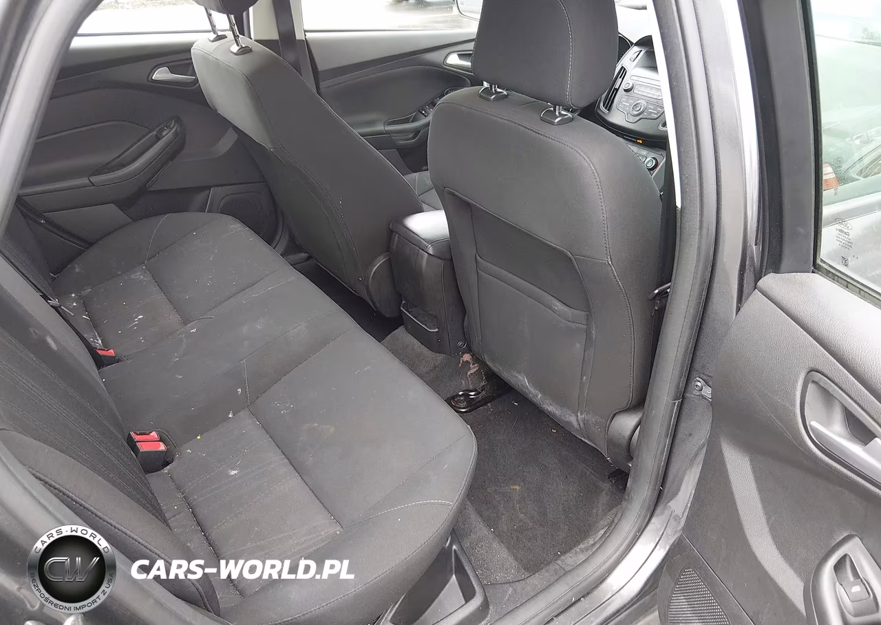 2018 Ford Focus Se VIN:1FADP3F27JL254933 - 8