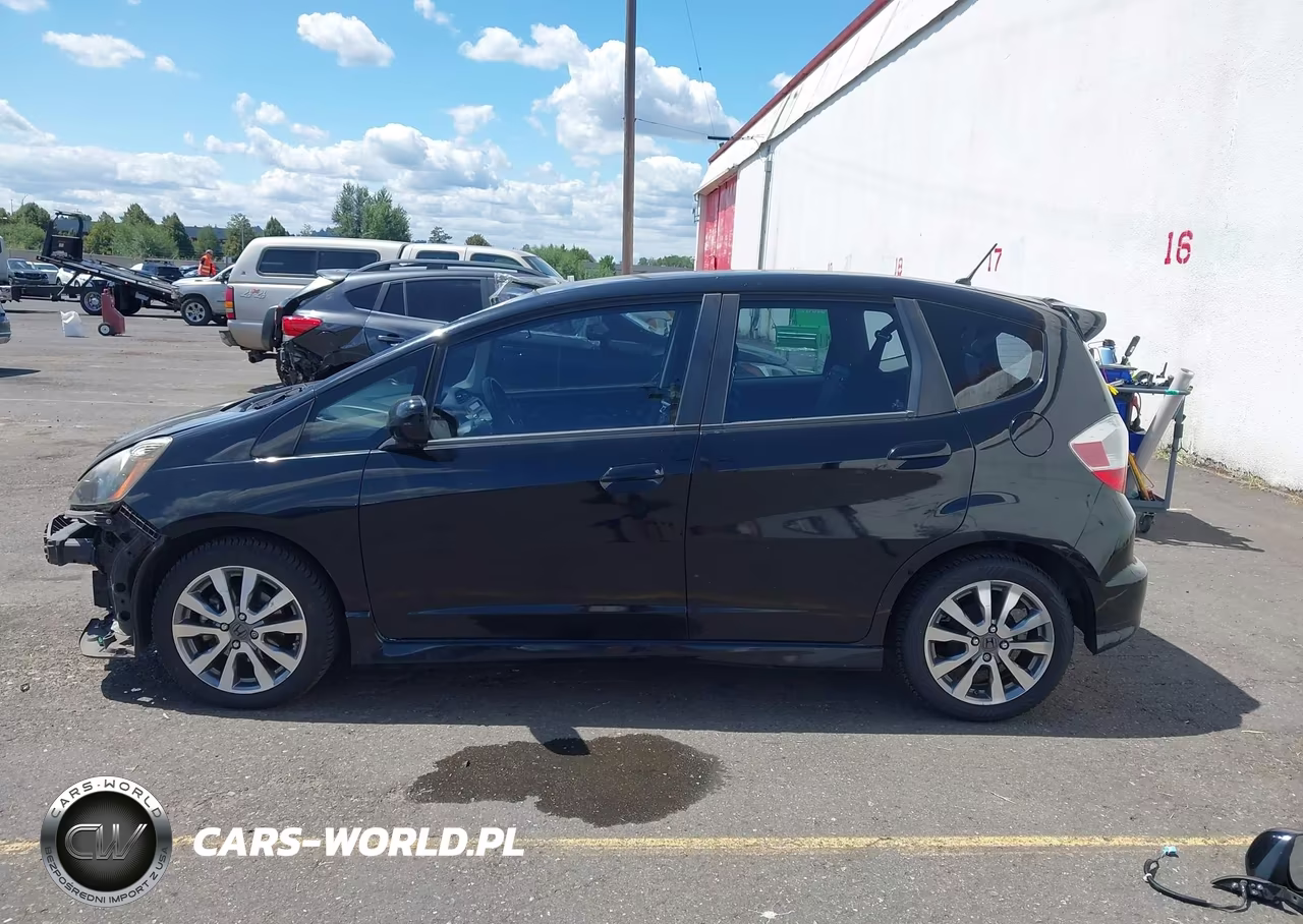 2012 Honda Fit Sport VIN:JHMGE8H50CC022404 - 15