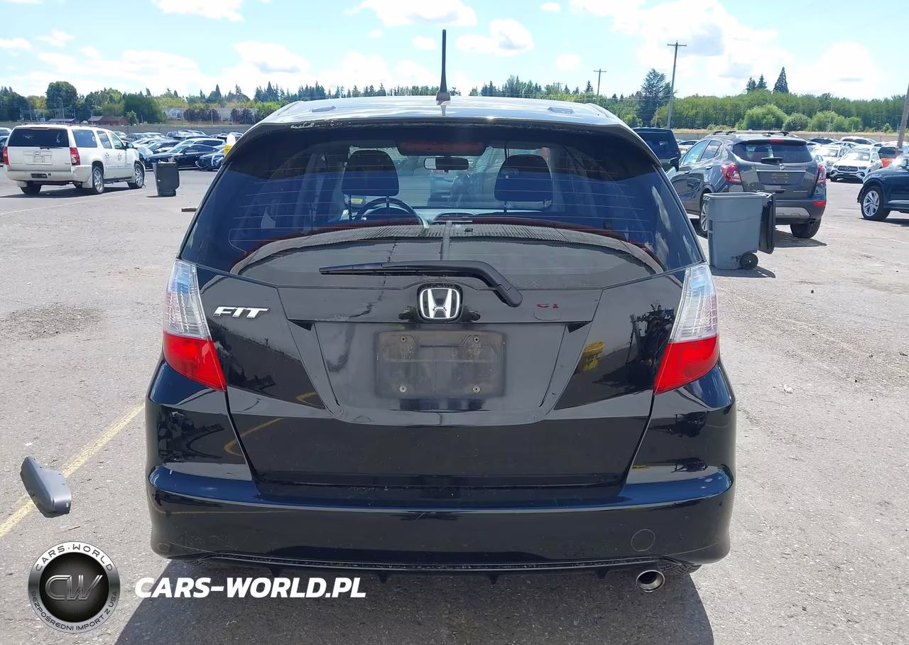 2012 Honda Fit Sport VIN:JHMGE8H50CC022404 - 17