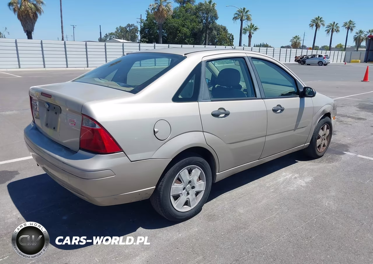 2007 Ford Focus S-Se-Ses VIN:1FAFP34NX7W293917 - 4