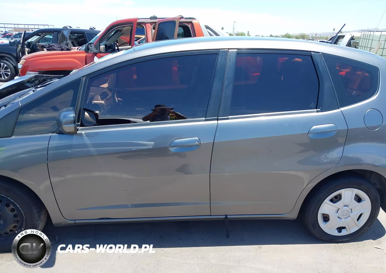 2013 Honda Fit VIN:JHMGE8H30DC056746 - 14