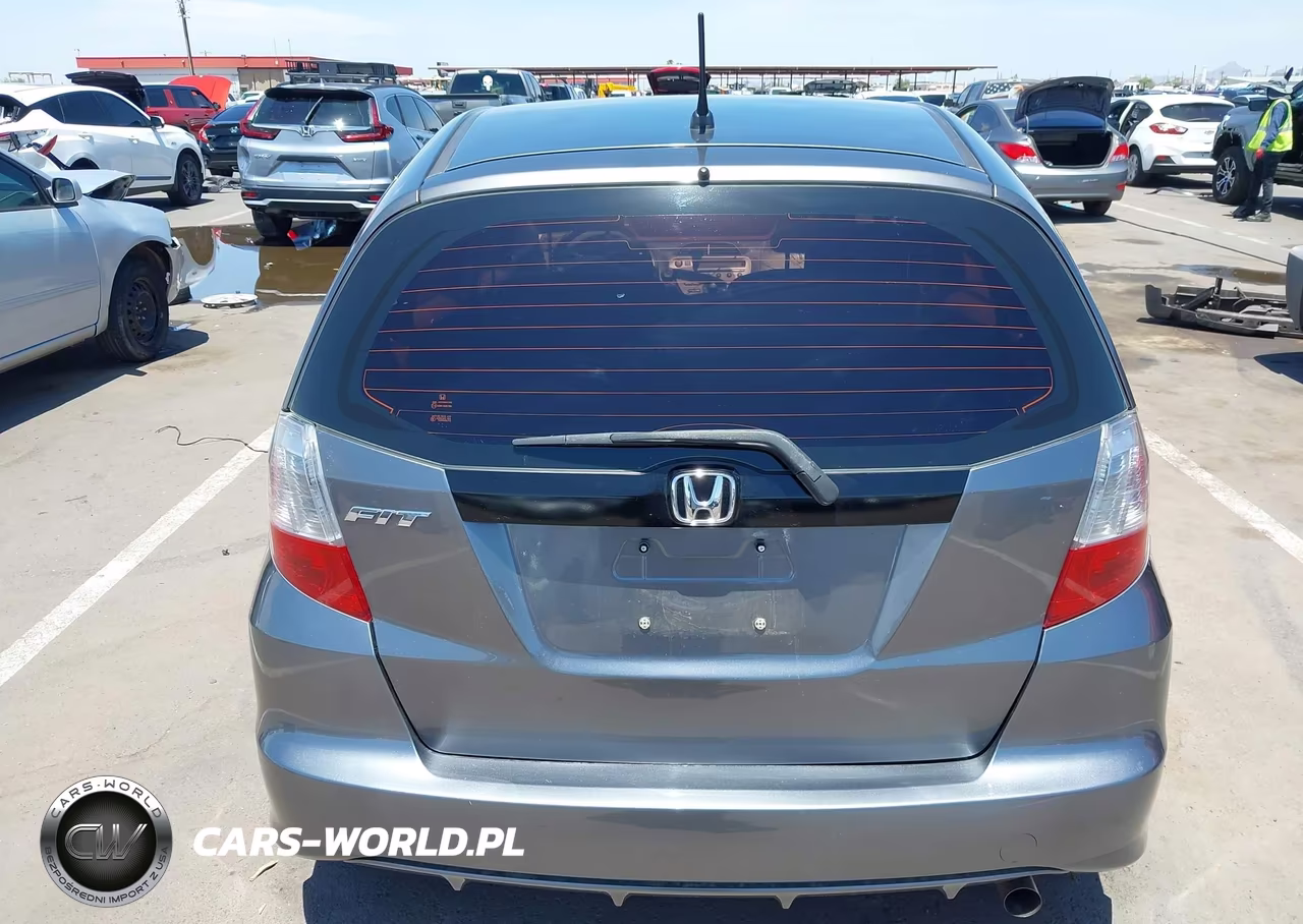 2013 Honda Fit VIN:JHMGE8H30DC056746 - 16