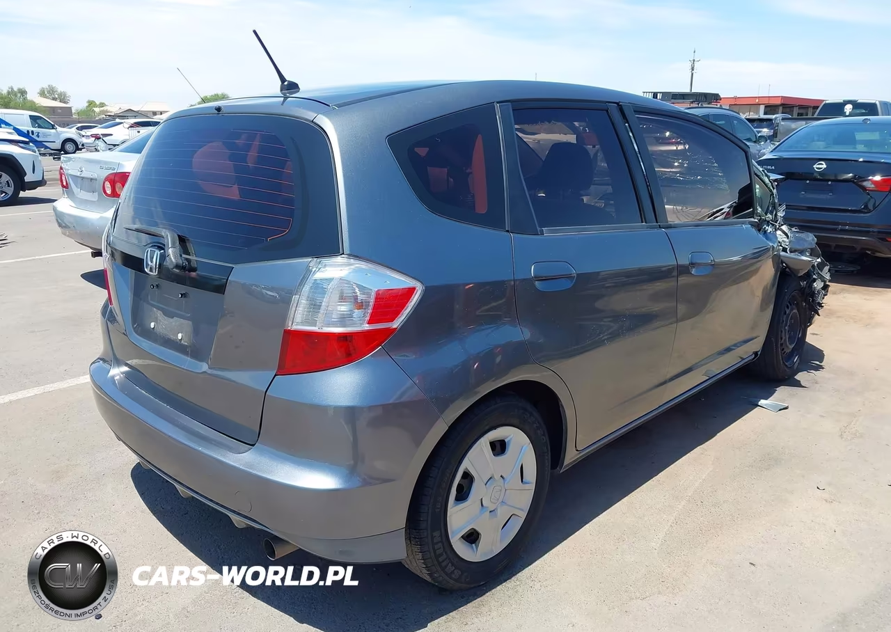 2013 Honda Fit VIN:JHMGE8H30DC056746 - 4